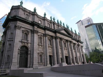 Basilique cathédrale Marie Reine du Monde