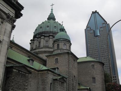 Basilique cathédrale Marie Reine du Monde