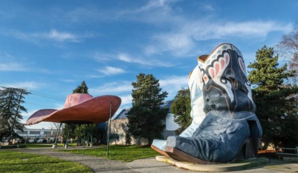Hat ’n’ Boots